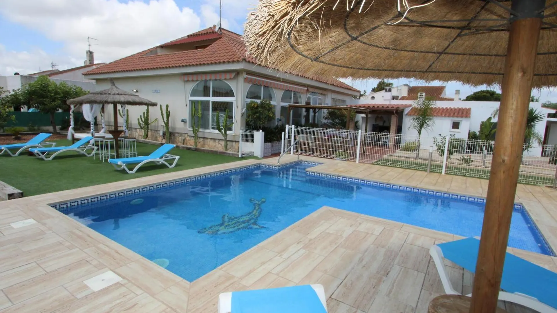 Casa Con Piscina Privada Cerca Del Mar, Mascotas Bienvenidas, Wifi Gratis, Playa Para Perros - Es-184-39 Riumar