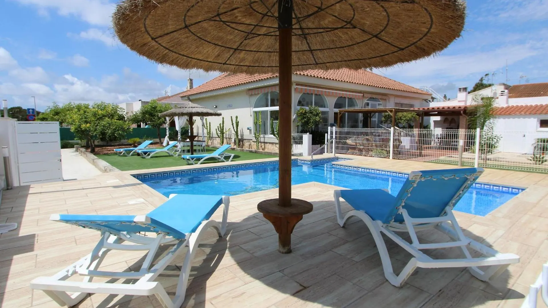 Casa Con Piscina Privada Cerca Del Mar, Mascotas Bienvenidas, Wifi Gratis, Playa Para Perros - Es-184-39 Riumar Holiday home